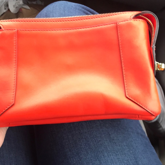 NWOT henri Bendel purse in a coral/orange color - Picture 3 of 3